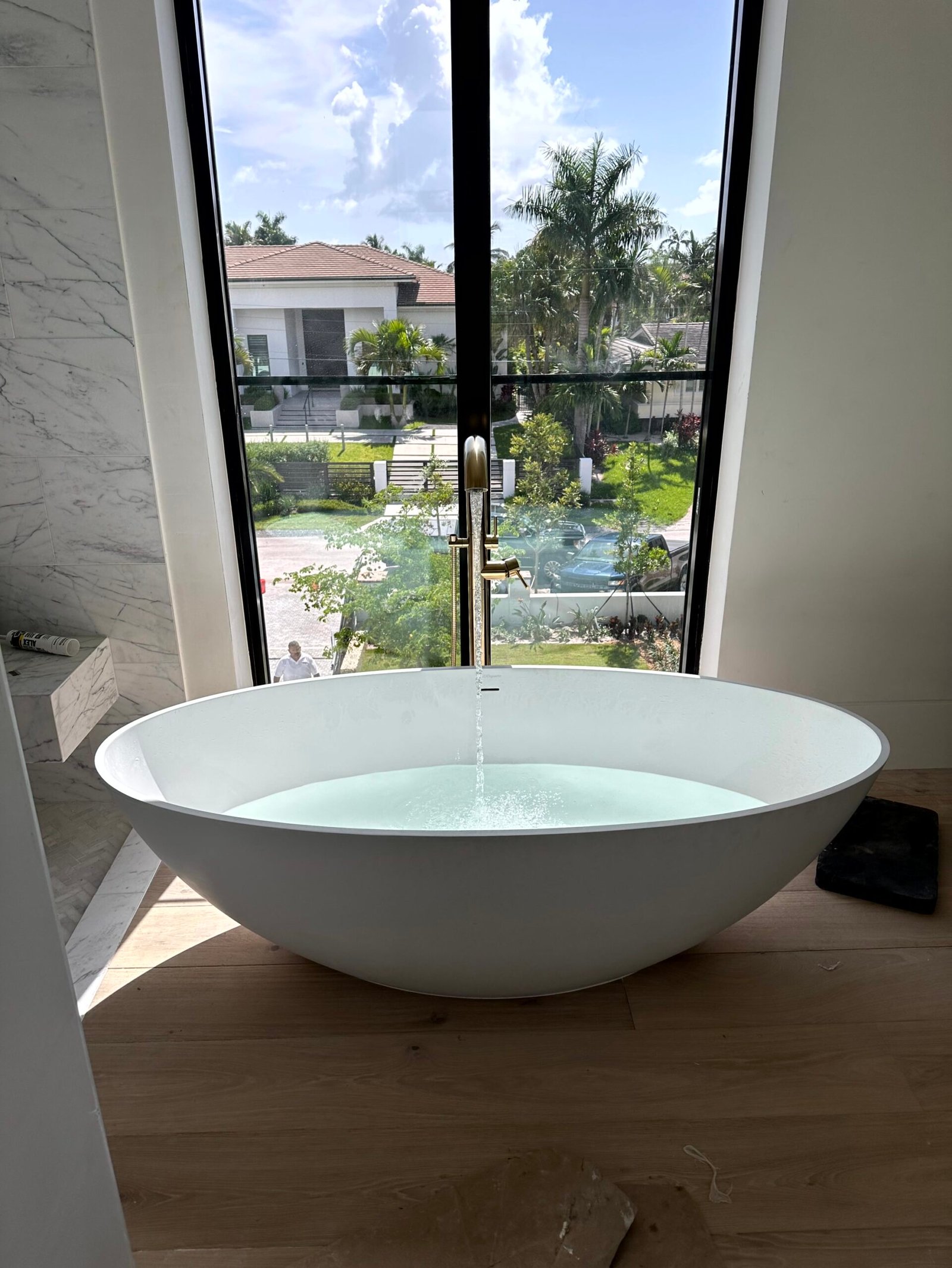 Fixture & Installations